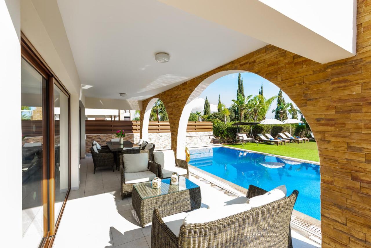 Sea Front Oceanus H2 By Ezoria Villas Agia Napa Exterior foto