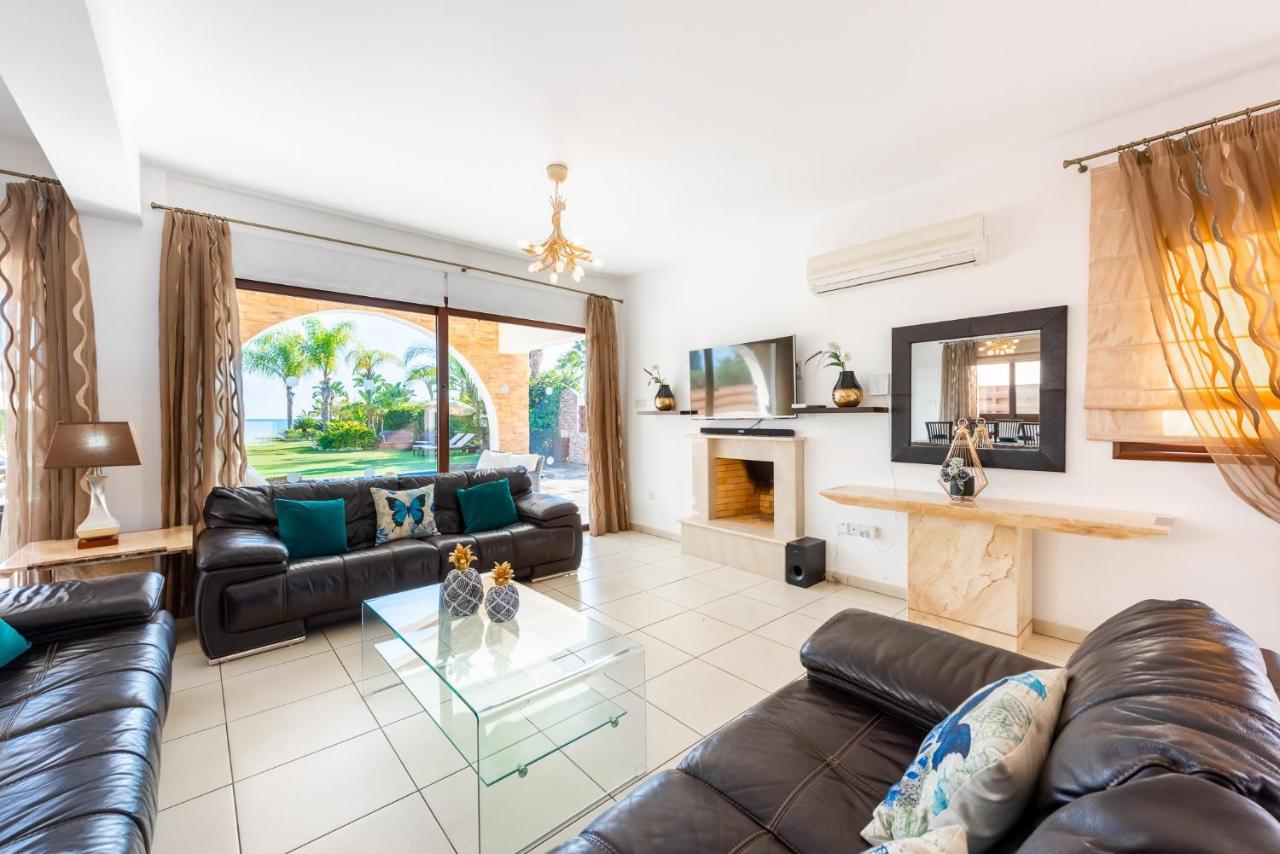 Sea Front Oceanus H2 By Ezoria Villas Agia Napa Exterior foto