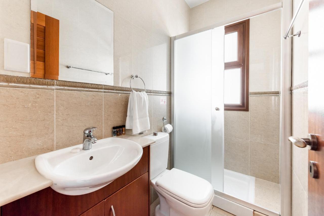 Sea Front Oceanus H2 By Ezoria Villas Agia Napa Exterior foto