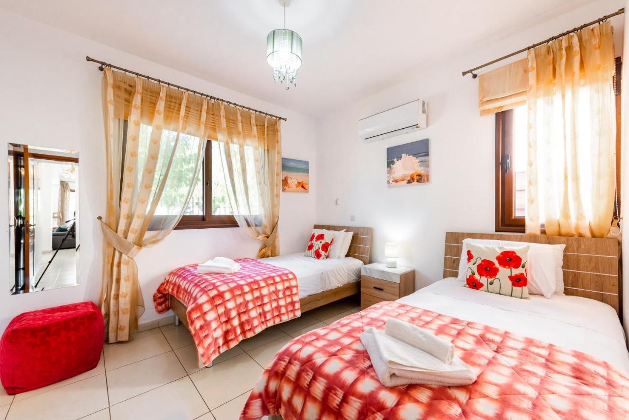 Sea Front Oceanus H2 By Ezoria Villas Agia Napa Exterior foto