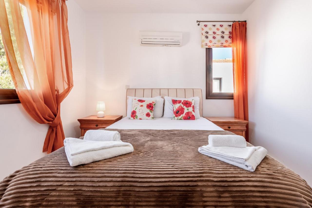 Sea Front Oceanus H2 By Ezoria Villas Agia Napa Exterior foto